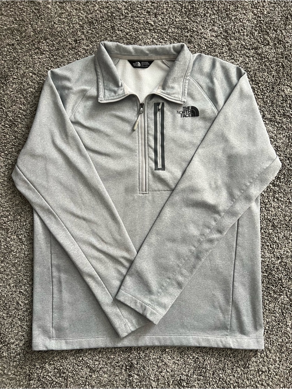 The North Face Men’s Light Gray Quarter-Zip Fleece Pullover